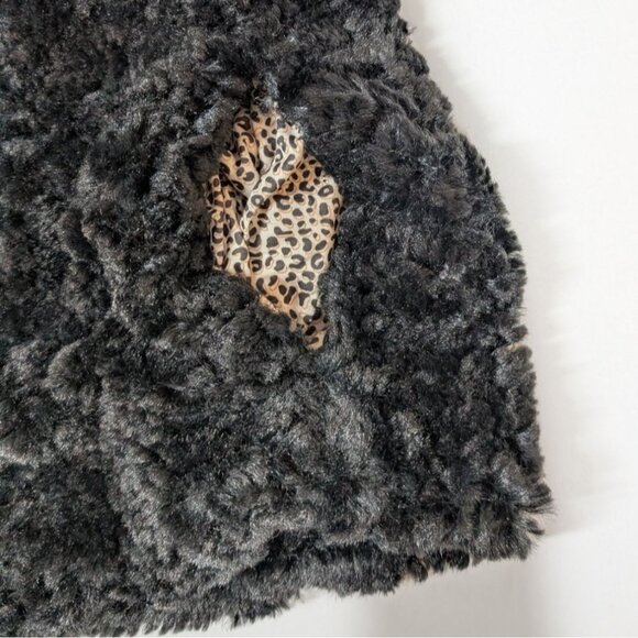 Mystree Faux Fur Vest Leopard Open Front Black Womens Small - Picture 7 of 7